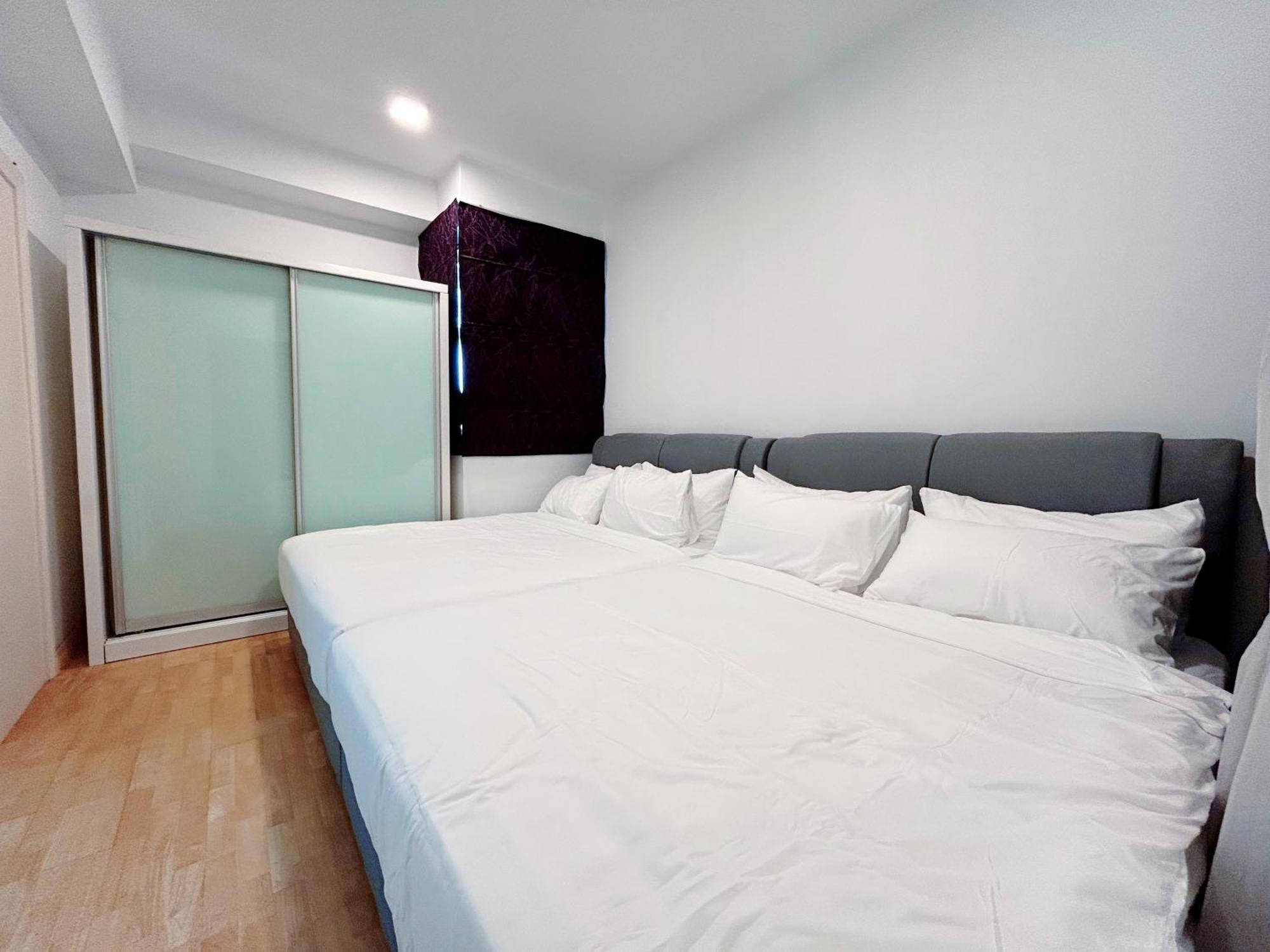 Solaris Dutamas By Manhattan Group *